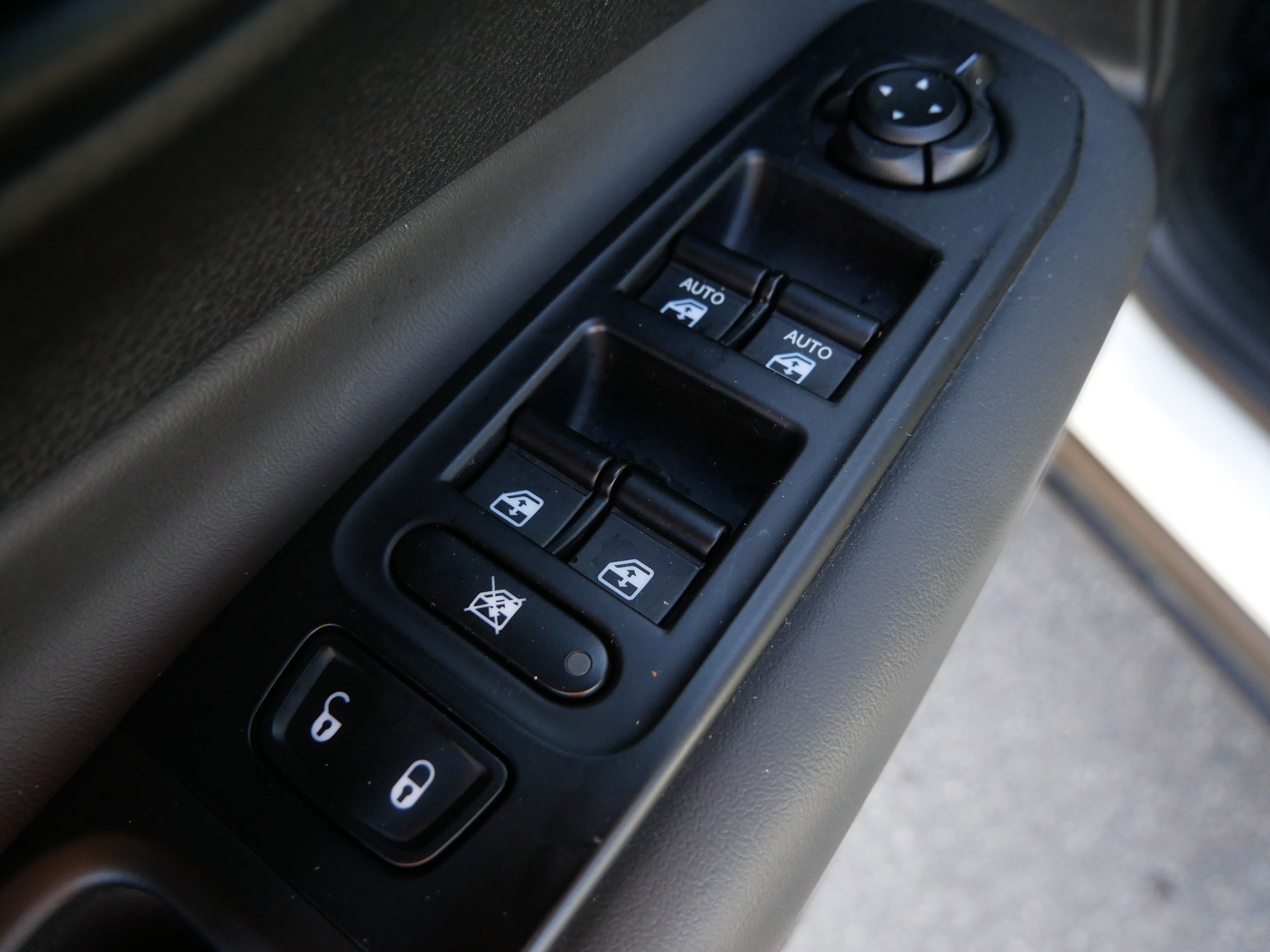Used 2023 Jeep Renegade Latitude AWD/4WD image 21