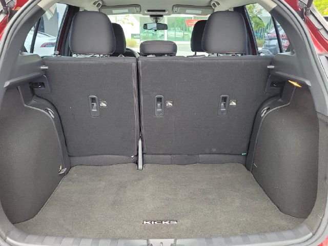 Used 2023 Nissan Kicks SR FWD image 9
