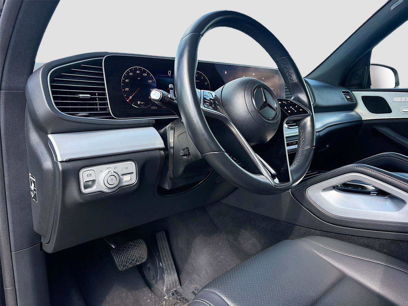 Used 2024 Mercedes-Benz GLE 350 4MATIC image 9