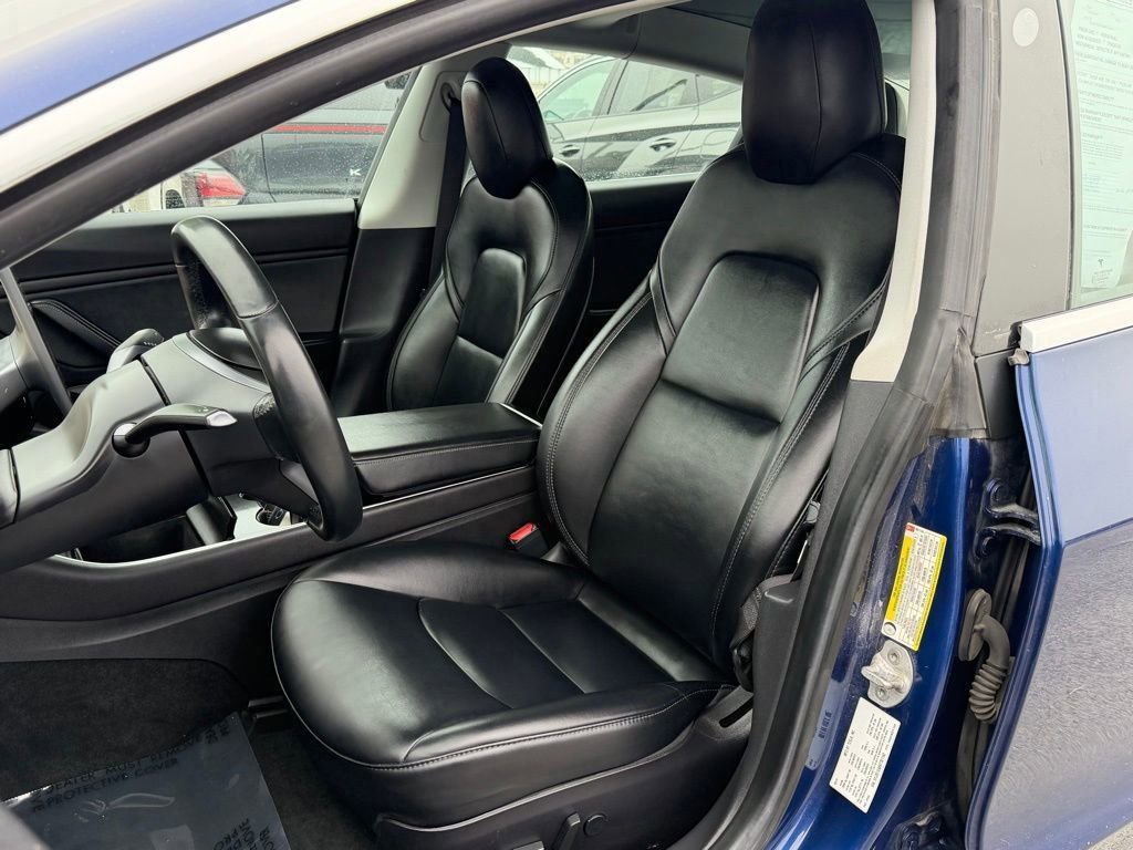 Used 2019 Tesla Model 3 Standard Range Plus image 14