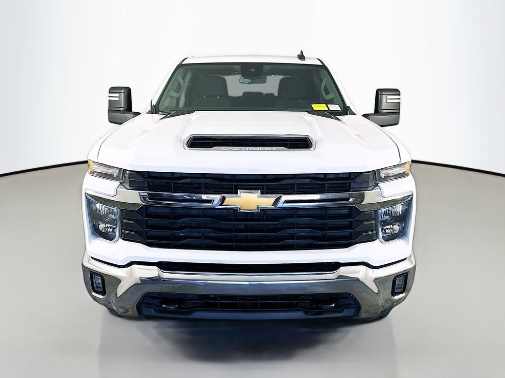 Used 2024 Chevrolet Silverado 2500 LT image 2