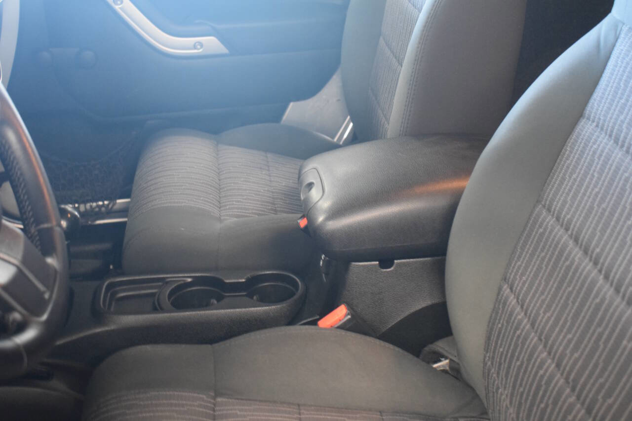 Used 2011 Jeep Wrangler Rubicon w/ Trailer Tow Group image 56