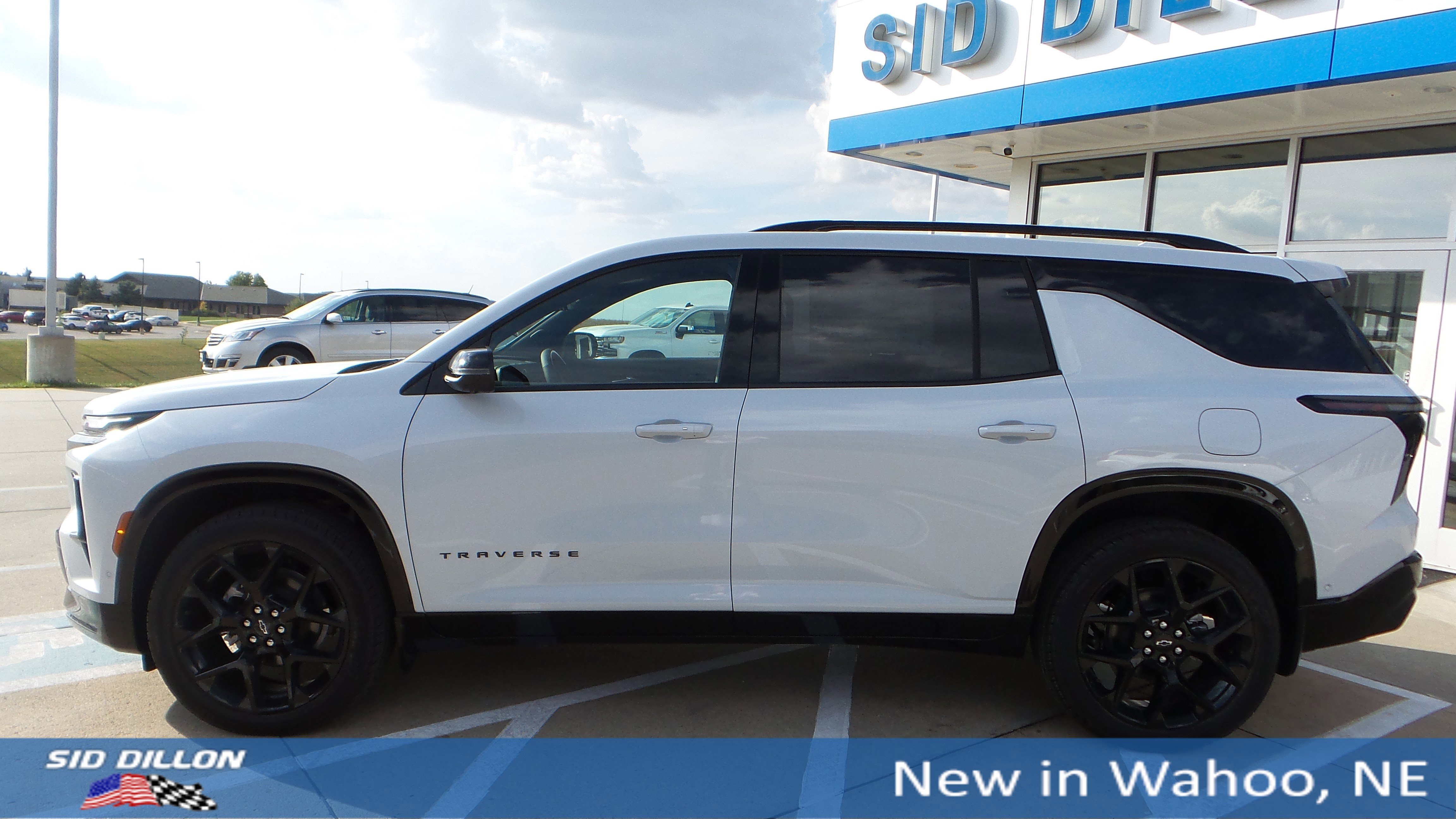 New 2026 Chevrolet Traverse RS image 2