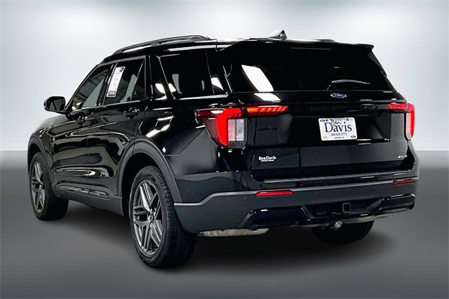 Used 2025 Ford Explorer ST-Line w/ ST-Line Street Pack image 5