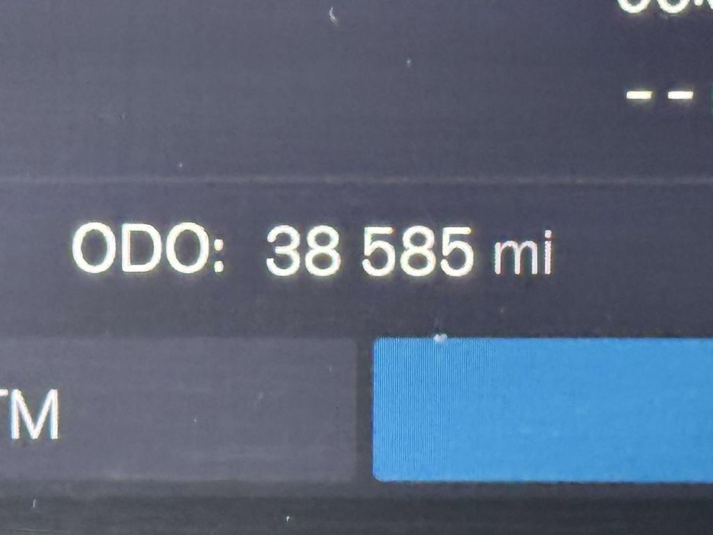 Certified 2023 Volvo XC90 B5 Core w/ Climate Package image 27