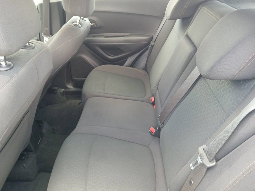Used 2018 Chevrolet Trax LS FWD image 25
