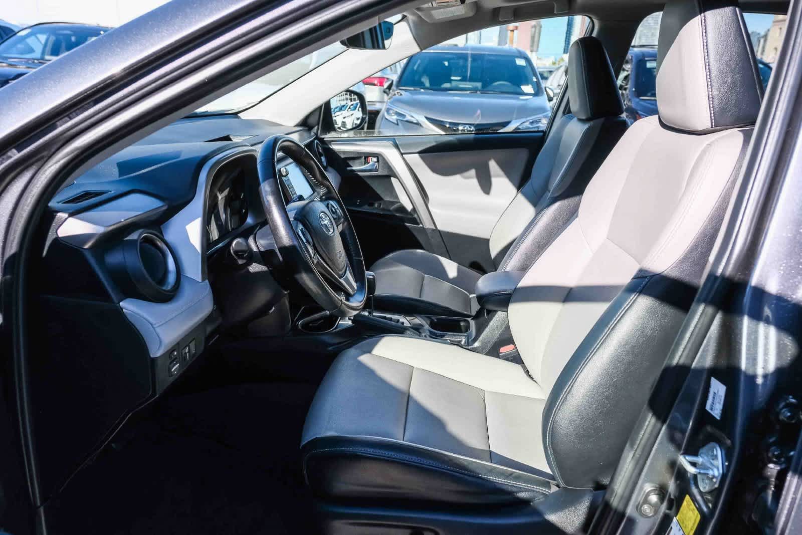 Used 2016 Toyota RAV4 Limited AWD/4WD image 20