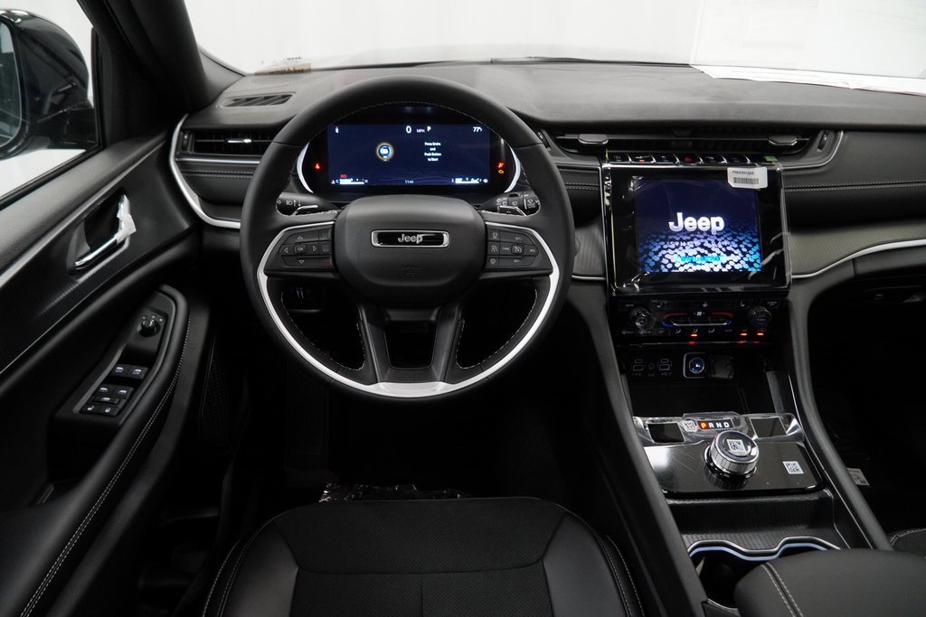 New 2025 Jeep Grand Cherokee Laredo image 19