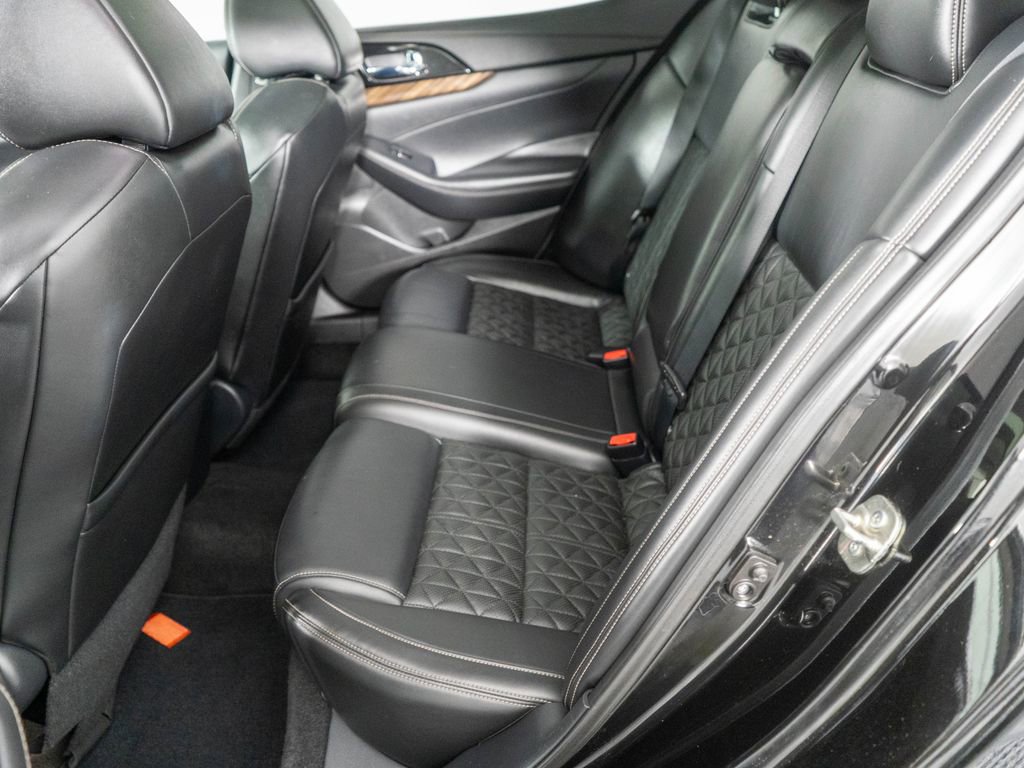 Used 2016 Nissan Maxima Platinum image 11