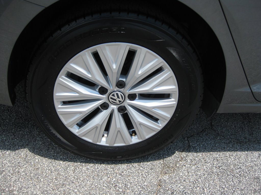 Used 2019 Volkswagen Jetta S image 9