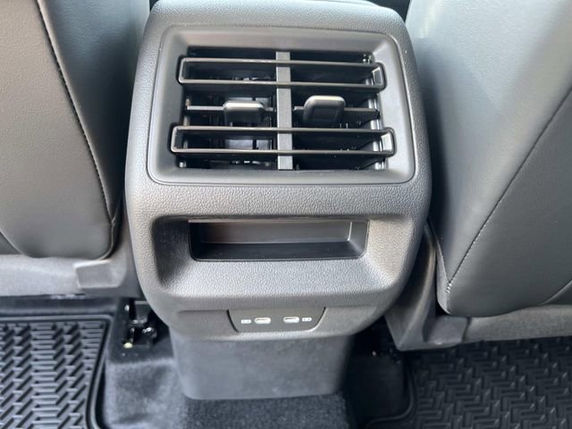 New 2026 Volkswagen Tiguan SE image 24