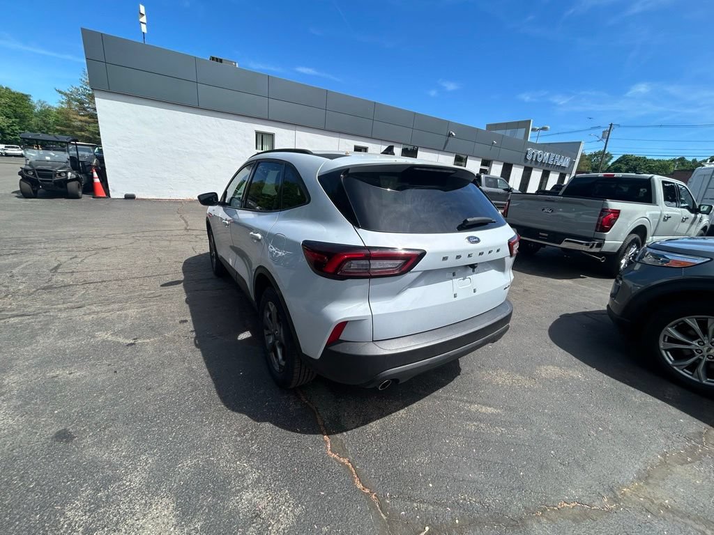 Used 2025 Ford Escape ST-Line Select AWD/4WD image 5