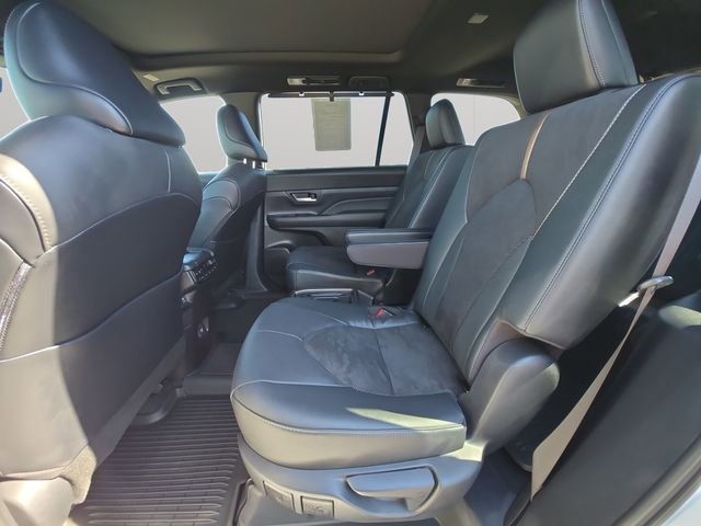 Used 2026 Toyota Grand Highlander AWD Hybrid image 12