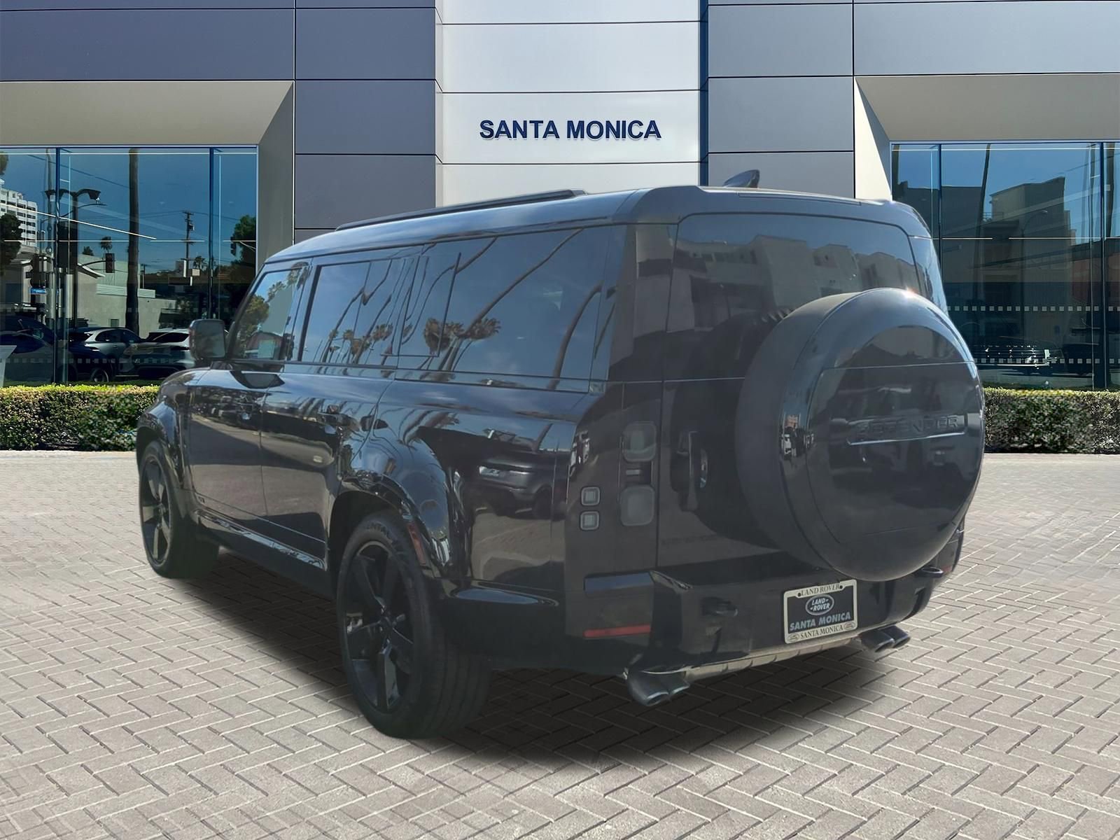 New 2026 Land Rover Defender 130 V8 image 3