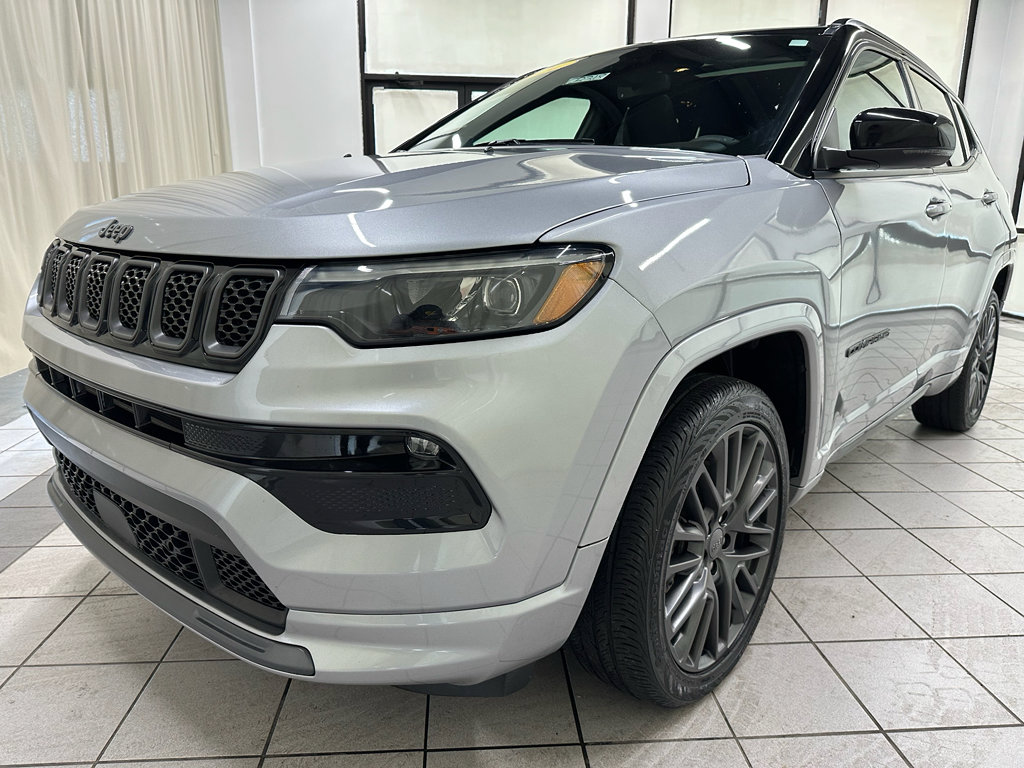 Used 2024 Jeep Compass Limited w/ High Altitude Package AWD/4WD image 11