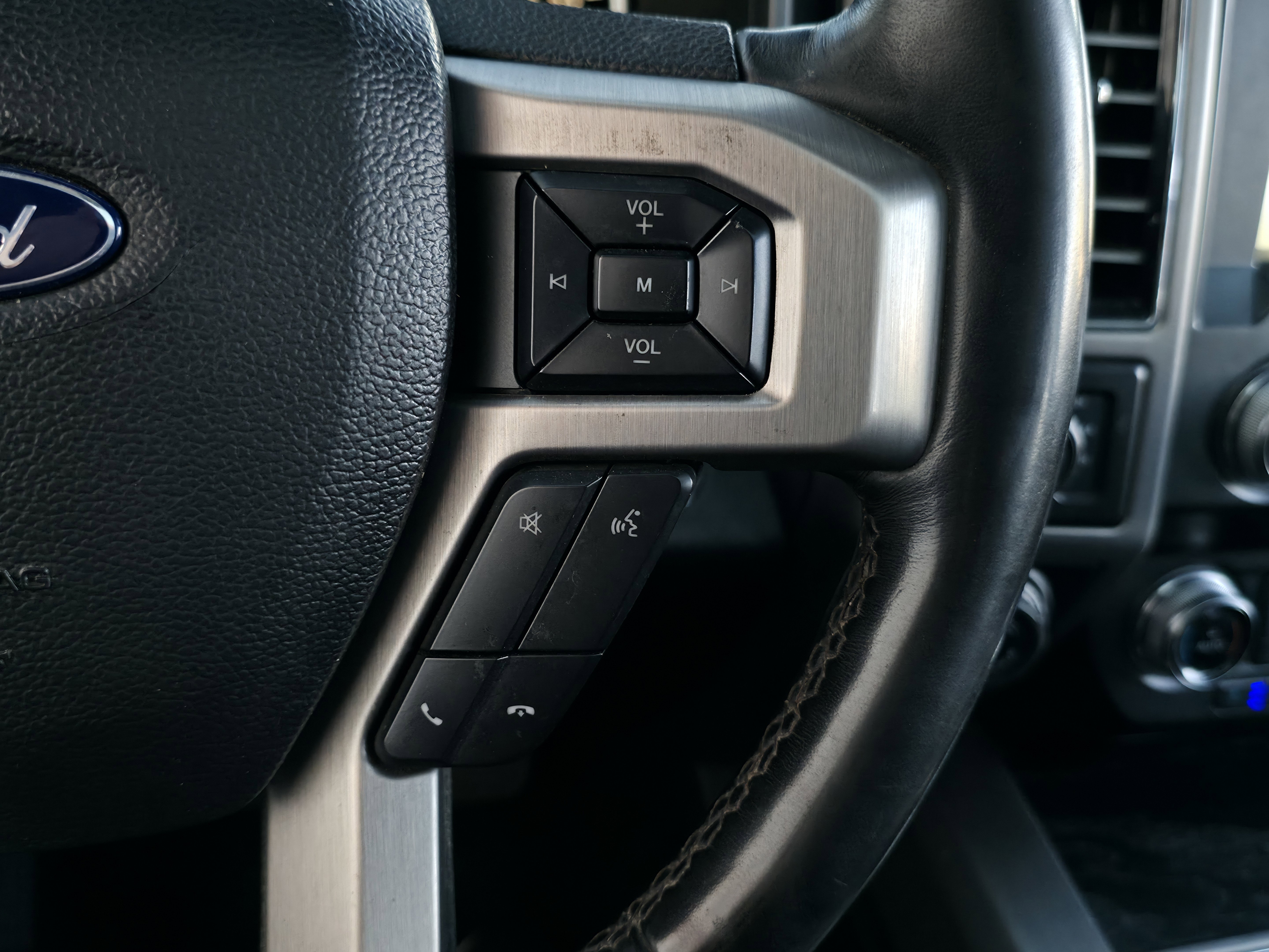 Used 2020 Ford F150 Platinum w/ Equipment Group 701A Luxury image 18