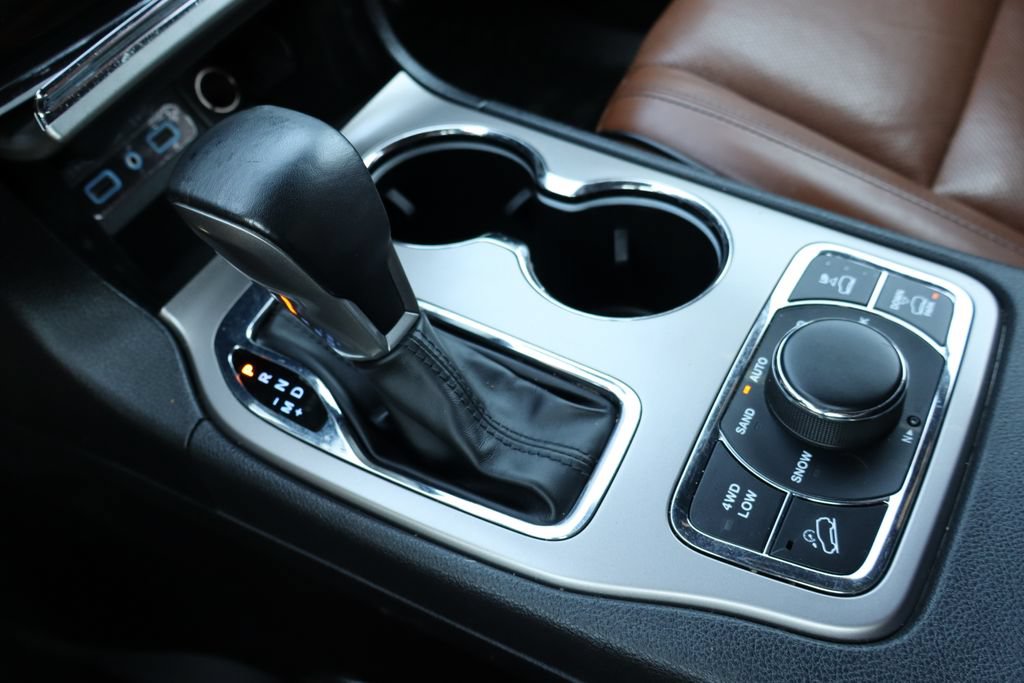 Used 2021 Jeep Grand Cherokee Overland AWD/4WD image 13