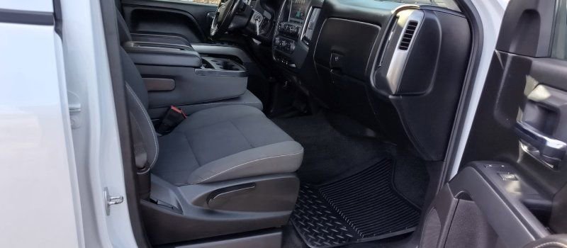 Used 2018 Chevrolet Silverado 1500 LT w/ LT Eassist Package image 12