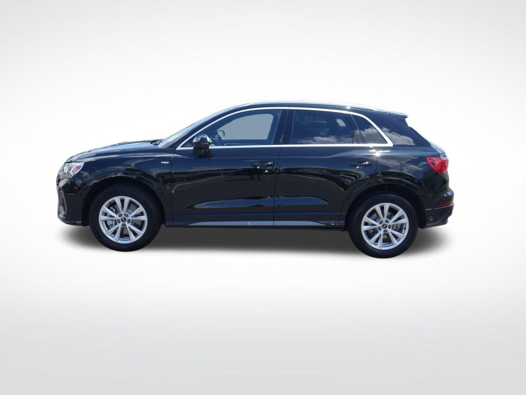 Used 2025 Audi Q3 2.0T Premium w/ Convenience Package AWD/4WD image 2