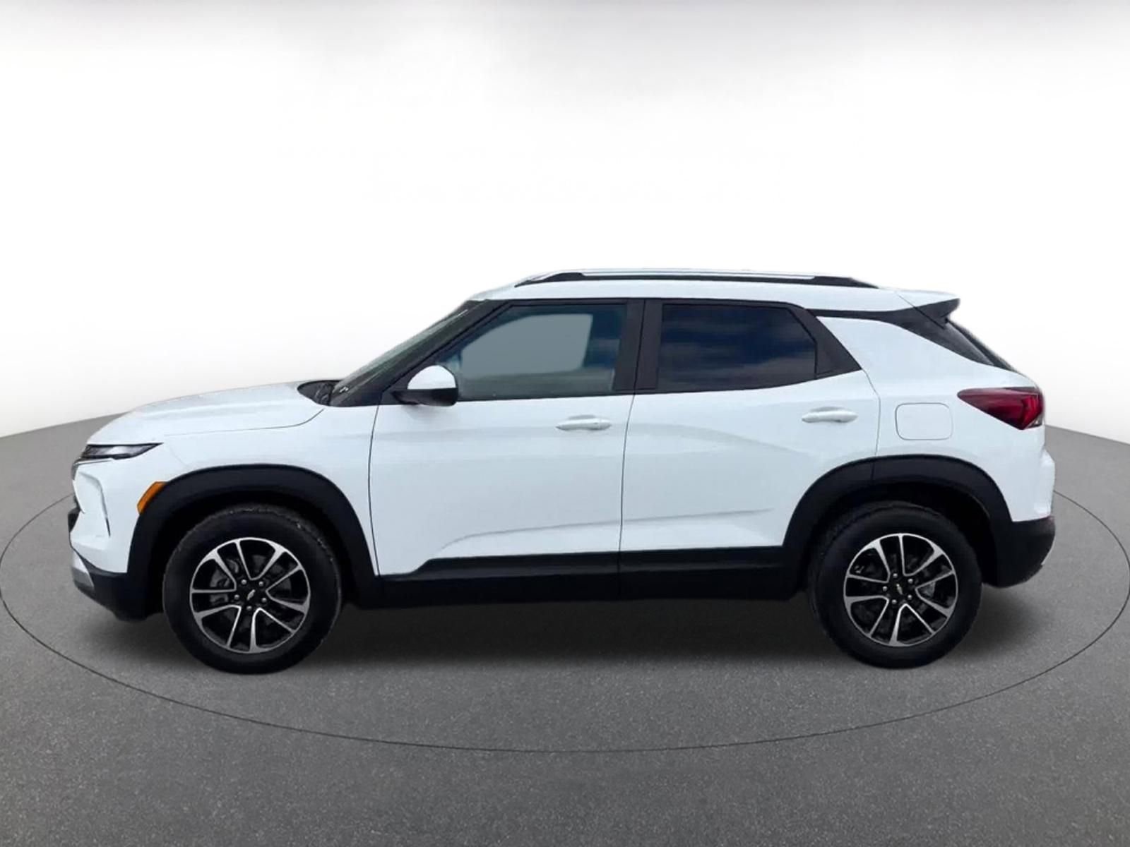 Used 2025 Chevrolet TrailBlazer LT image 9