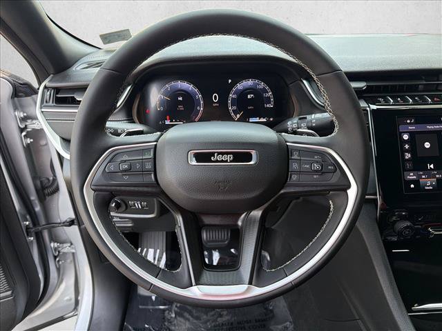 Used 2024 Jeep Grand Cherokee Laredo w/ Luxury Tech Group I AWD/4WD image 14