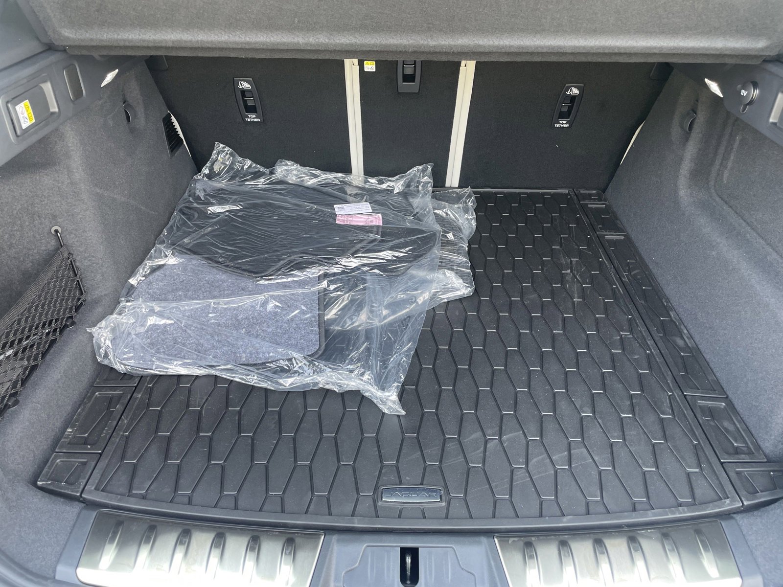 New 2025 Jaguar F-PACE R-Dynamic S image 8