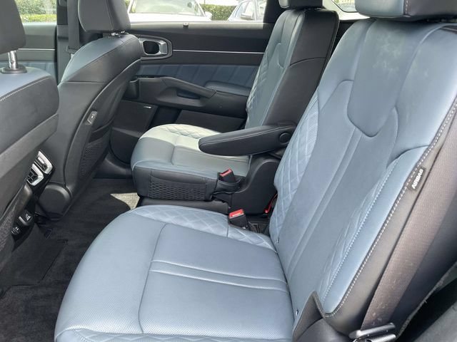 Certified 2025 Kia Sorento SX Prestige AWD/4WD image 11