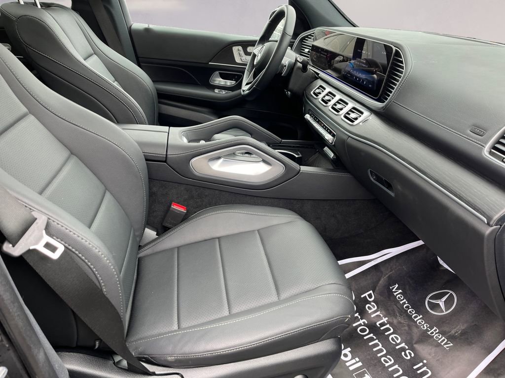 Certified 2025 Mercedes-Benz GLS 450 4MATIC image 15
