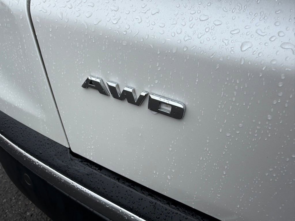 Used 2017 Cadillac XT5 Platinum w/ Driver Assist Package image 9