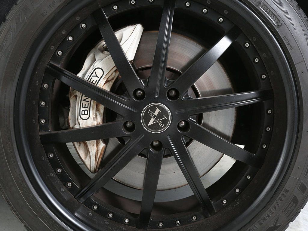 Used 2017 Bentley Bentayga image 6