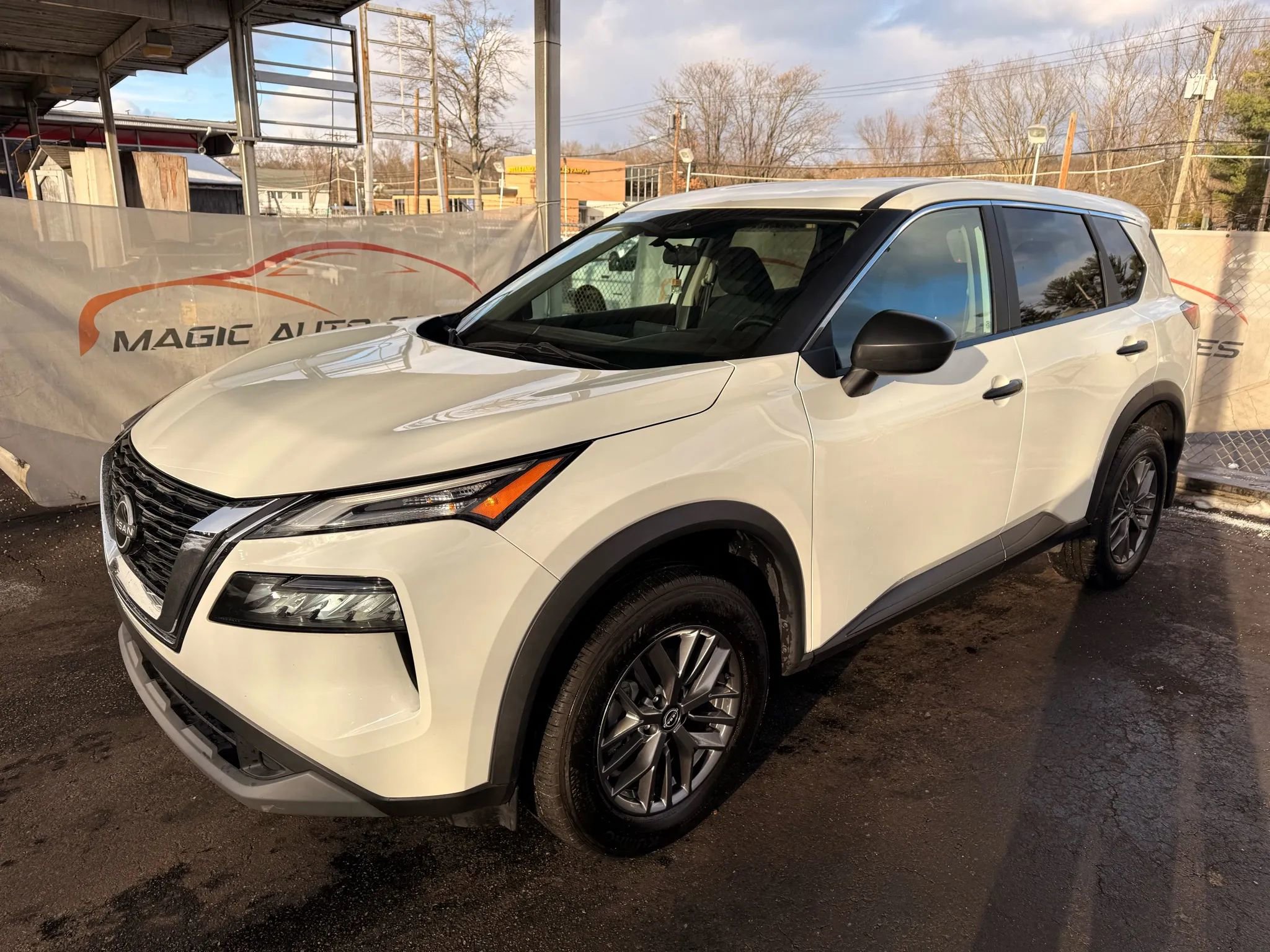 Used 2023 Nissan Rogue S AWD/4WD image 54