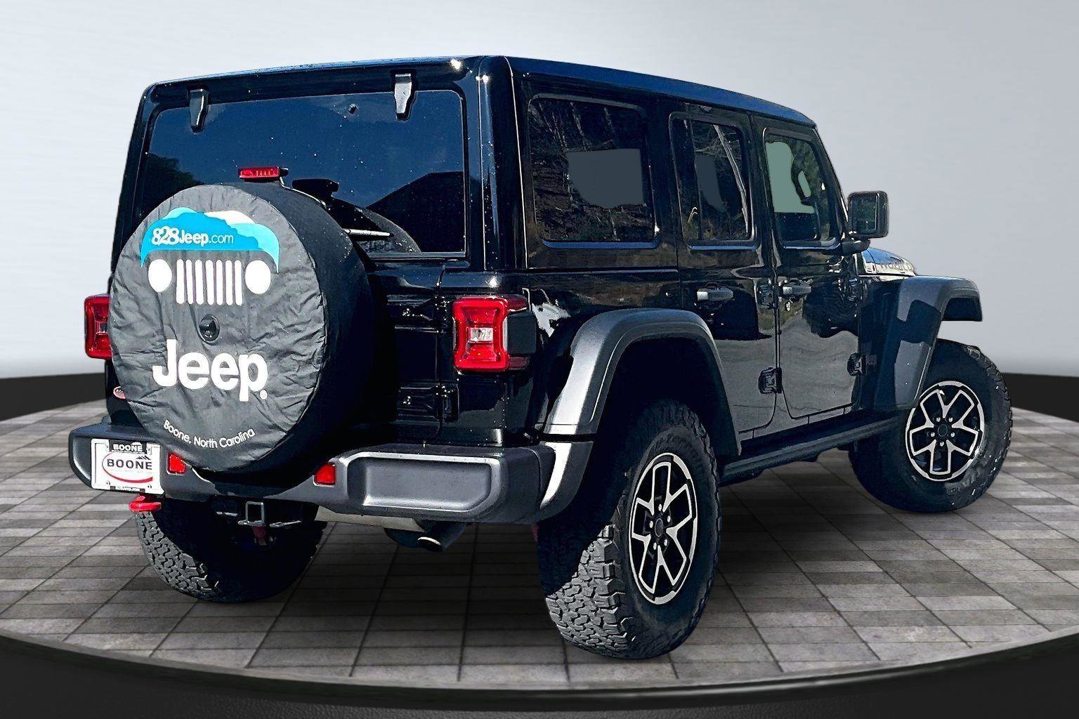 Used 2025 Jeep Wrangler Unlimited Rubicon w/ Convenience Group AWD/4WD image 14