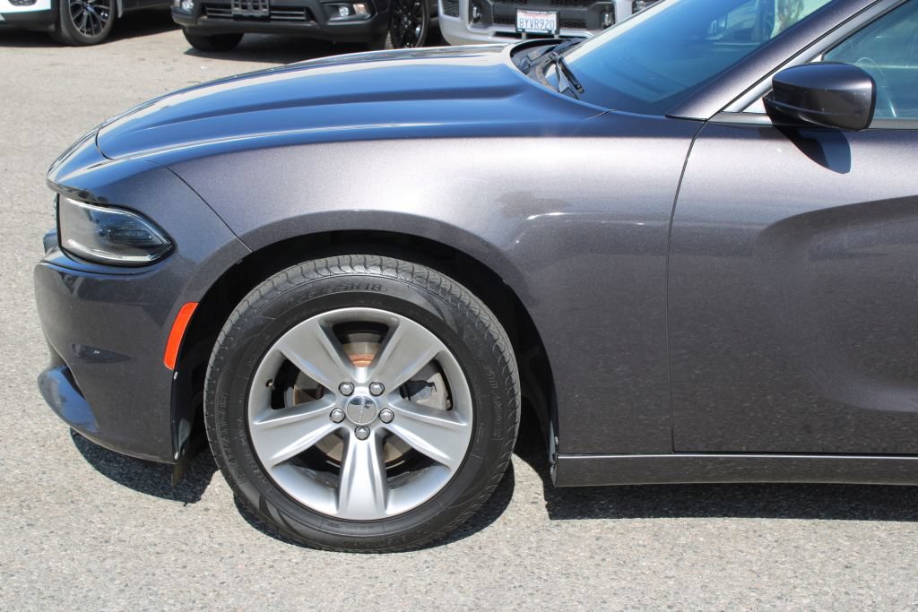 Used 2016 Dodge Charger SXT RWD image 7