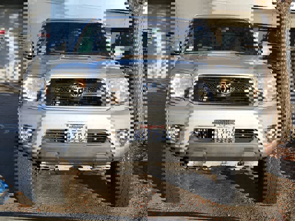 Used 2012 Toyota Tacoma PreRunner w/ TRD Sport Pkg image 12