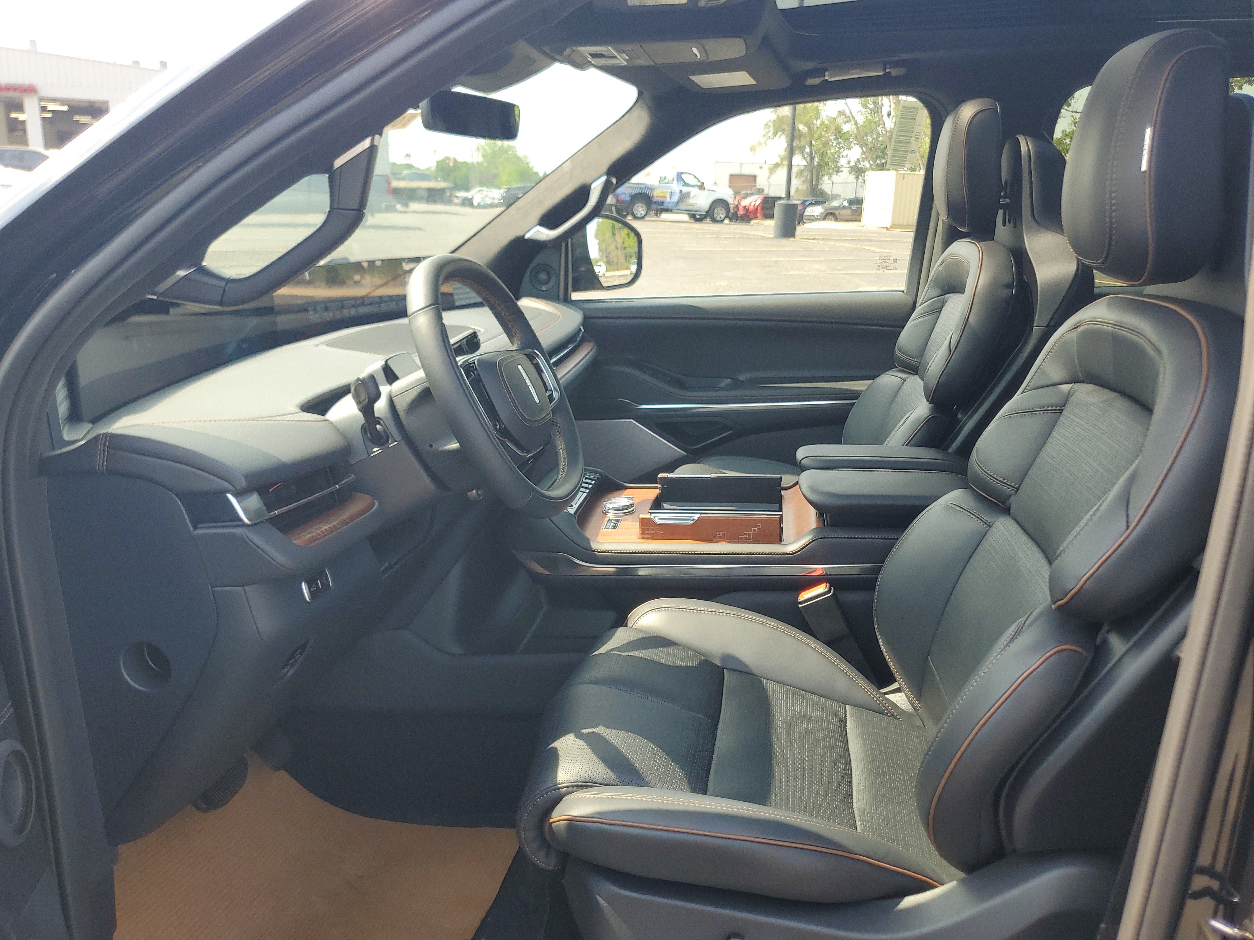 New 2027 Lincoln Navigator Black Label AWD/4WD image 12
