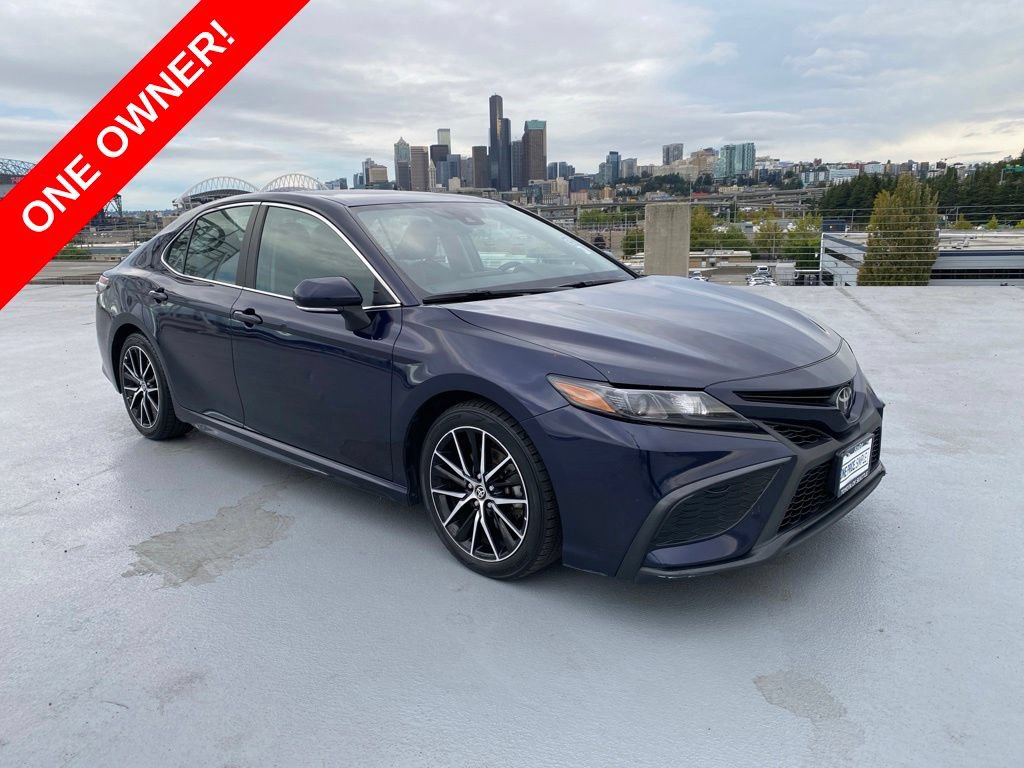 Used 2021 Toyota Camry SE w/ Cold Weather Package