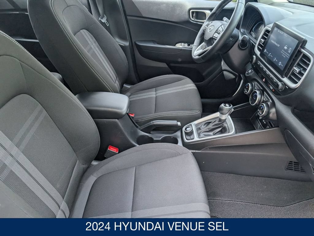 Certified 2024 Hyundai Venue SEL FWD image 32