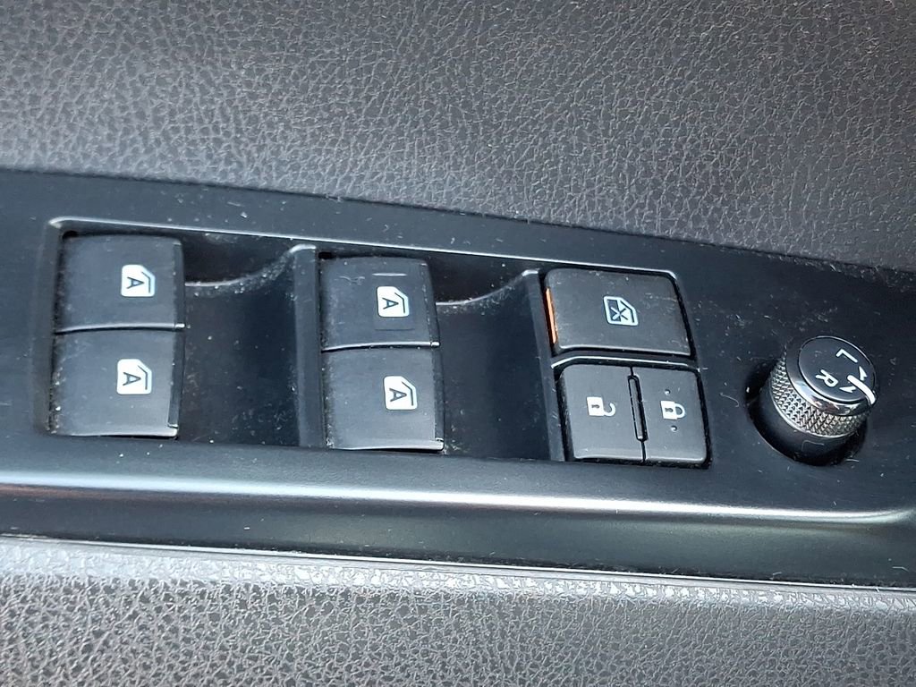 Used 2019 Toyota Camry LE FWD image 26