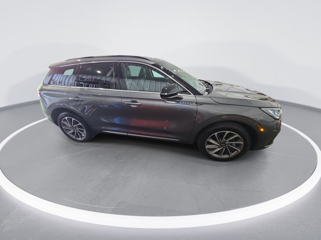 Used 2025 Lincoln Corsair AWD w/ Equipment Group 101A image 9