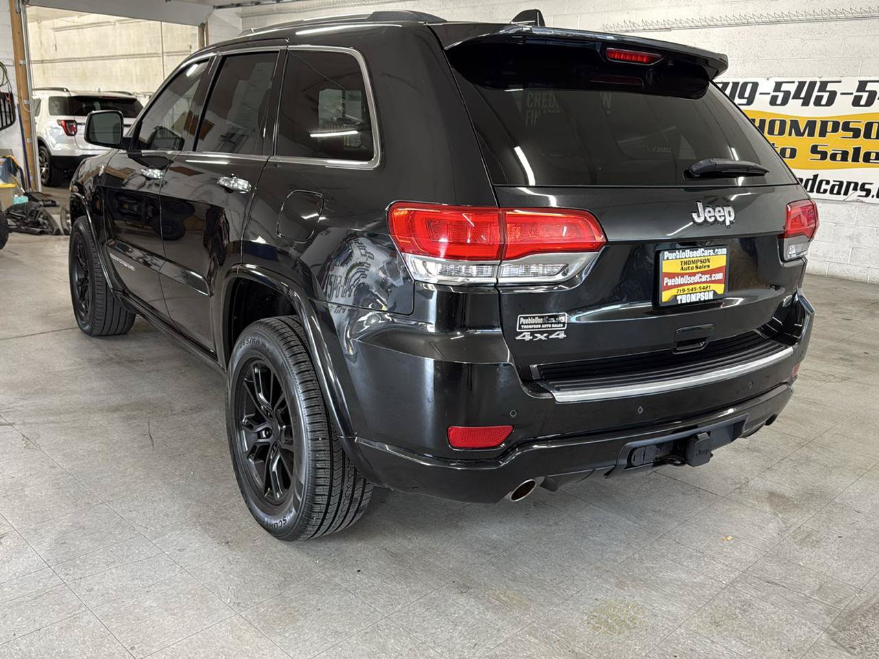 Used 2015 Jeep Grand Cherokee Overland AWD/4WD image 92