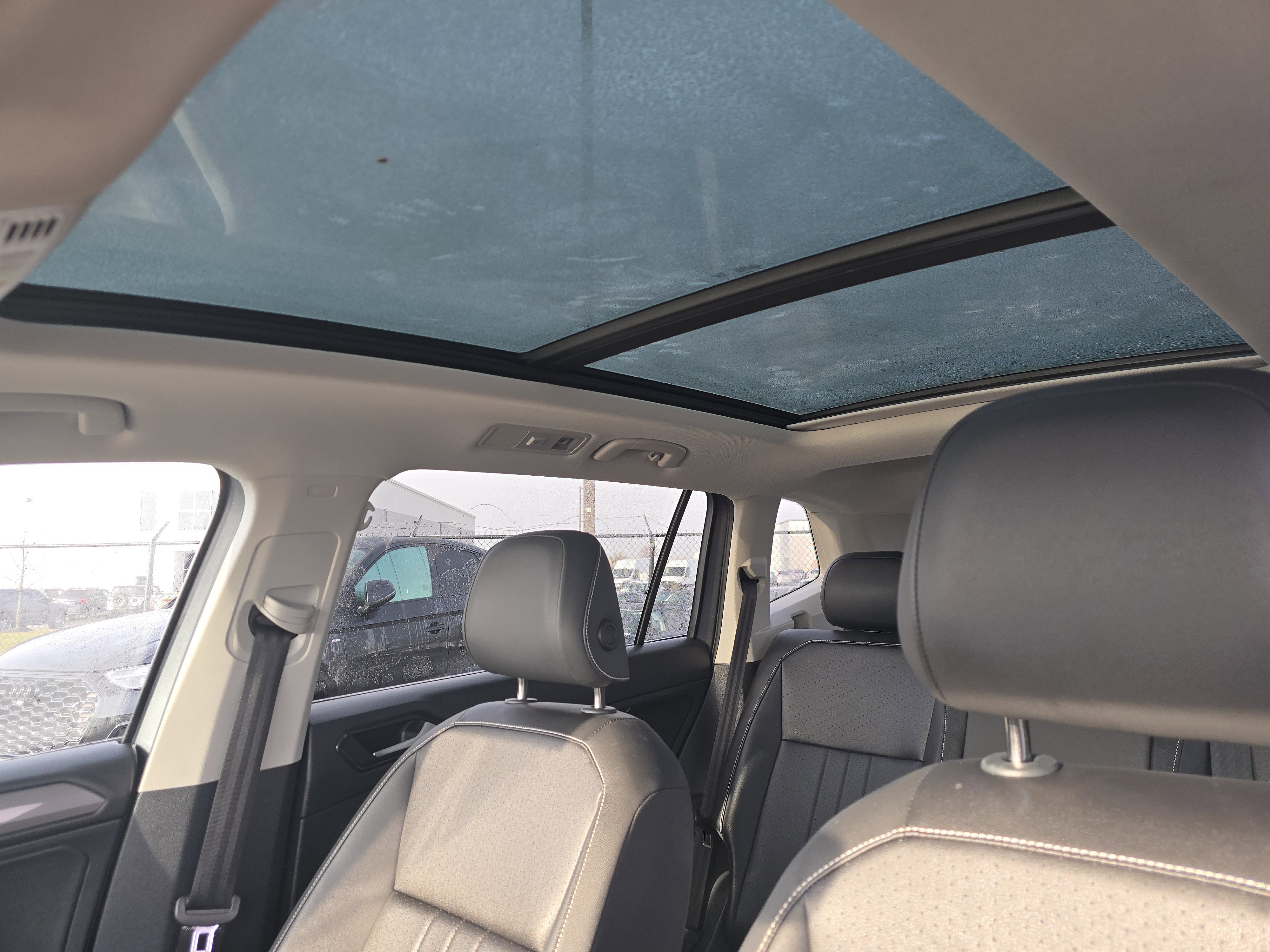 Certified 2023 Volkswagen Tiguan SE w/ Panoramic Sunroof Package image 9