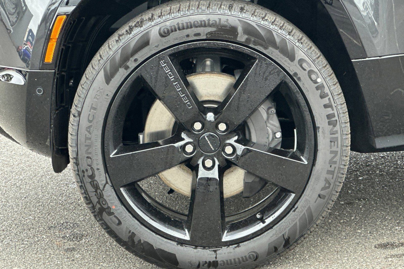 New 2026 Land Rover Defender 130 X-Dynamic SE image 12