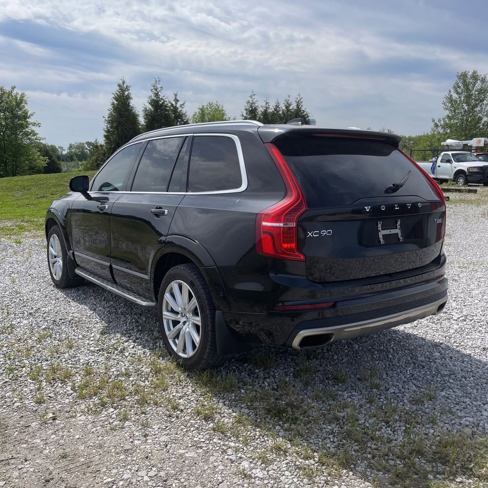 Used 2016 Volvo XC90 T8 Inscription w/ Vision Package AWD/4WD image 4