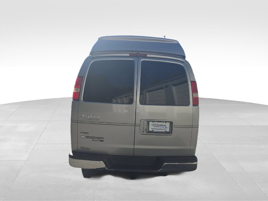 Used 2009 Chevrolet Express 1500 AWD w/ Preferred Equipment Group image 4
