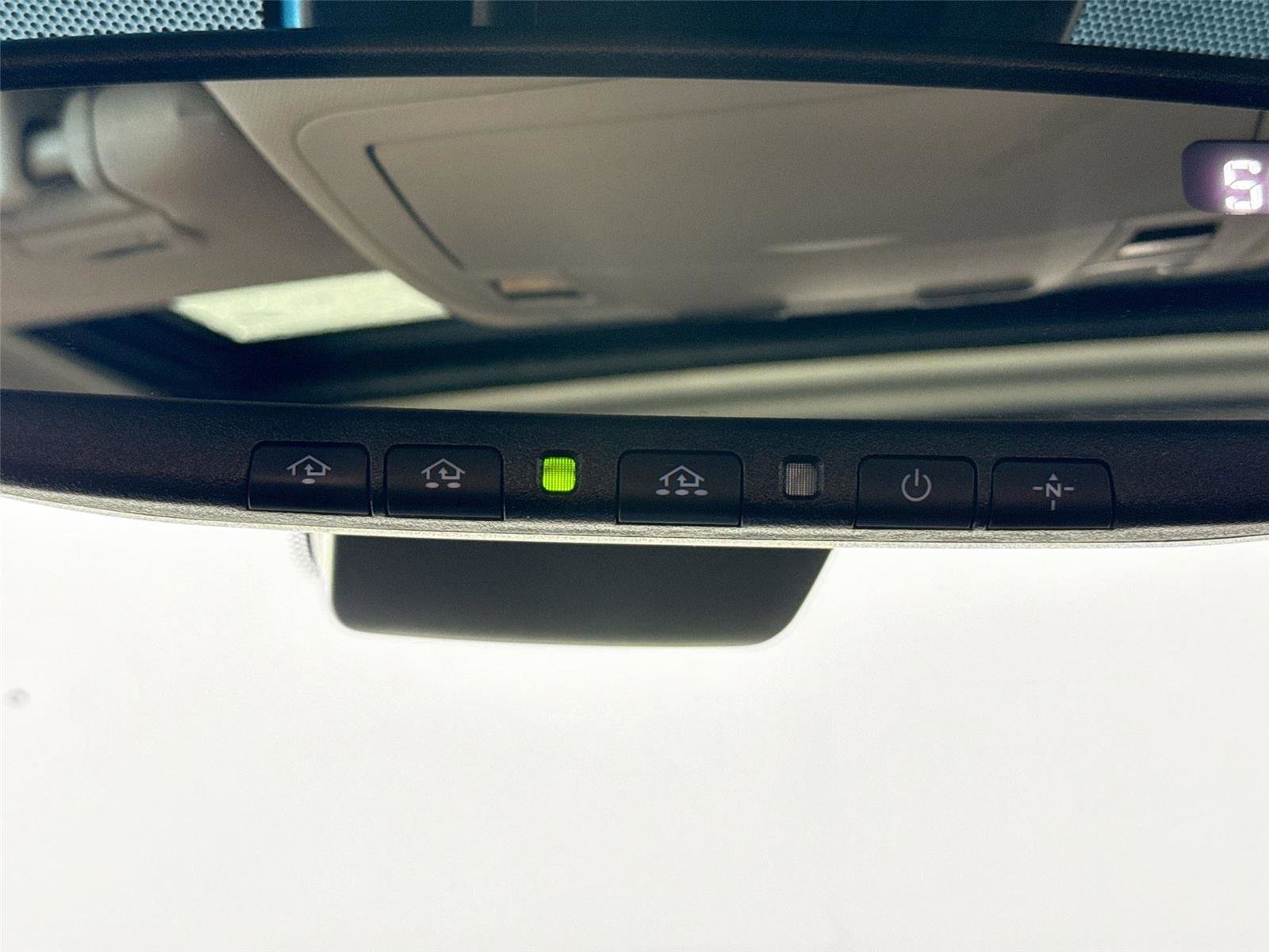 Used 2018 Toyota Avalon XLE Premium image 22