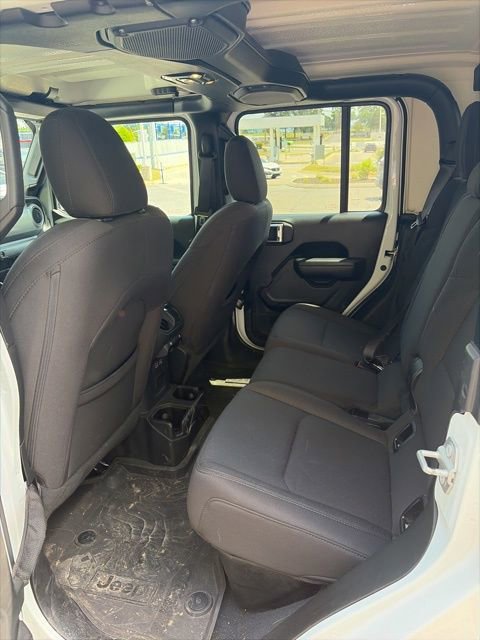 Used 2022 Jeep Gladiator Willys AWD/4WD image 27