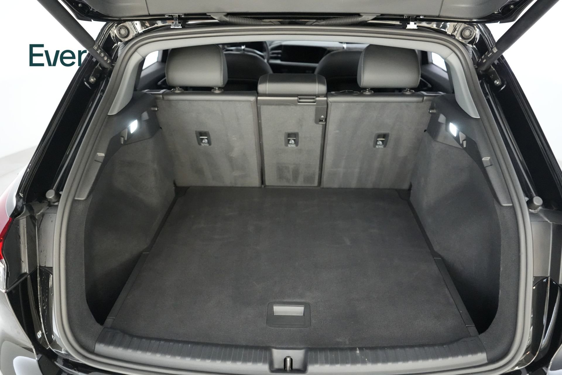 Used 2023 Audi Q4 e-tron Prestige w/ Black Optic Package image 8