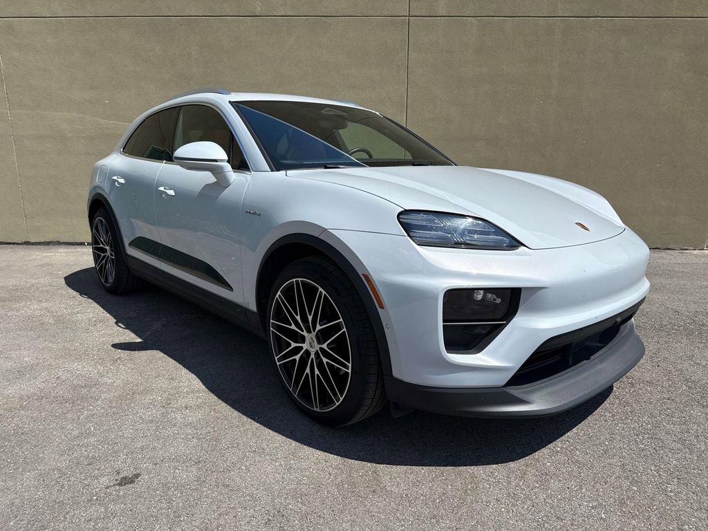 Used 2024 Porsche Macan 4 Electric image 7