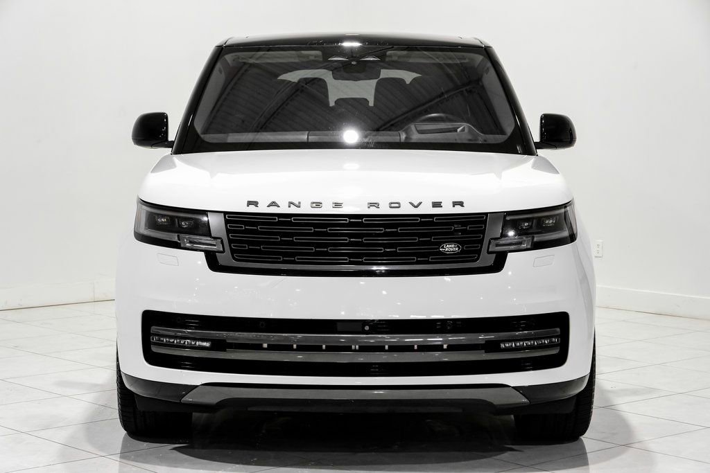 Used 2022 Land Rover Range Rover Long Wheelbase SE image 2
