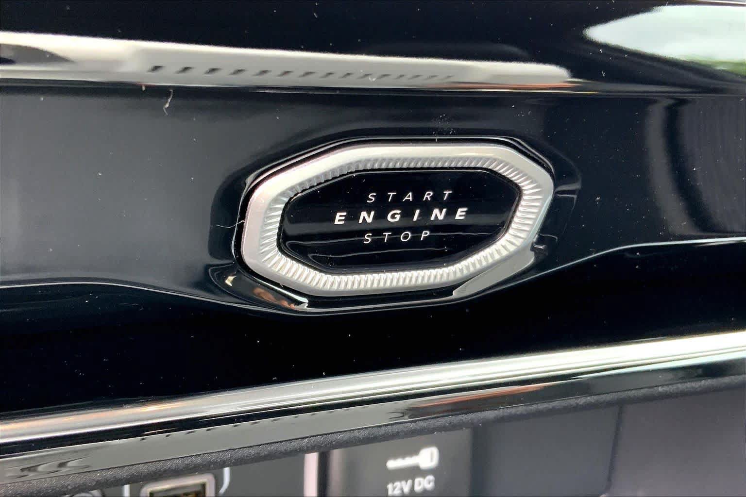New 2026 Jeep Grand Cherokee Altitude AWD/4WD image 16